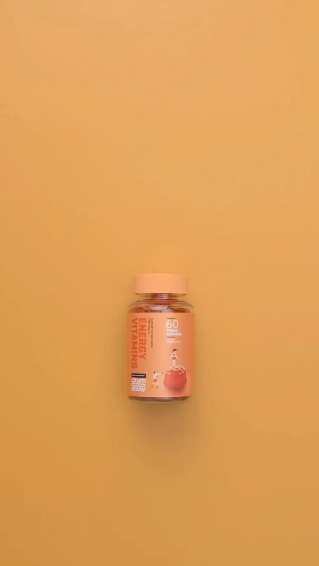 Marielen Cestari — stacked logotype hero (photography & stop motion studio)