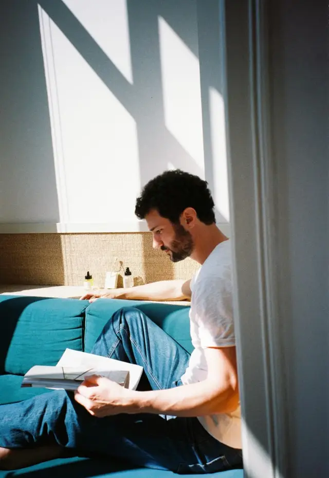 Skincare & Maquillaje Moderno desde el Mediterráneo — ROWSE product display