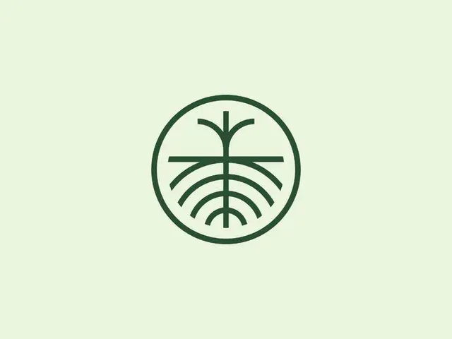 Roots — Monoline Circular Tree & Root Logo