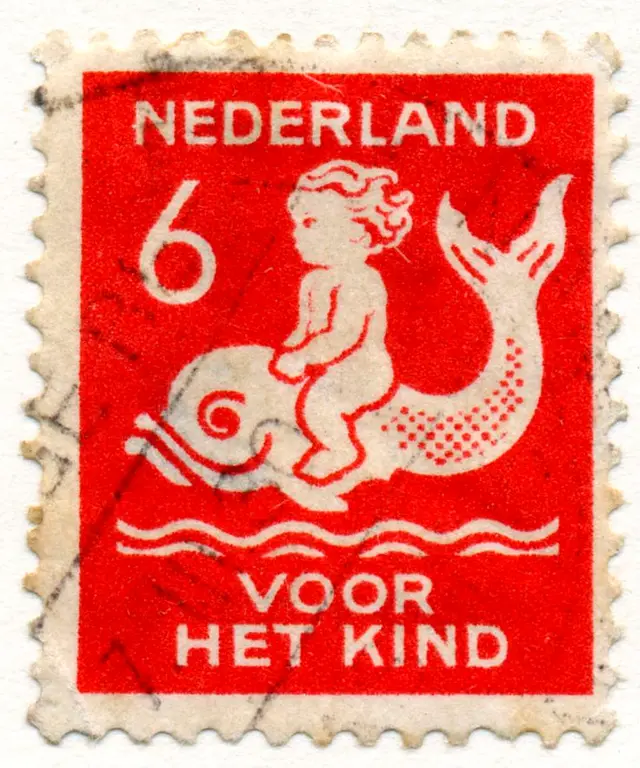 Vintage Netherlands charity postage stamp: red 6 – "Voor het Kind"