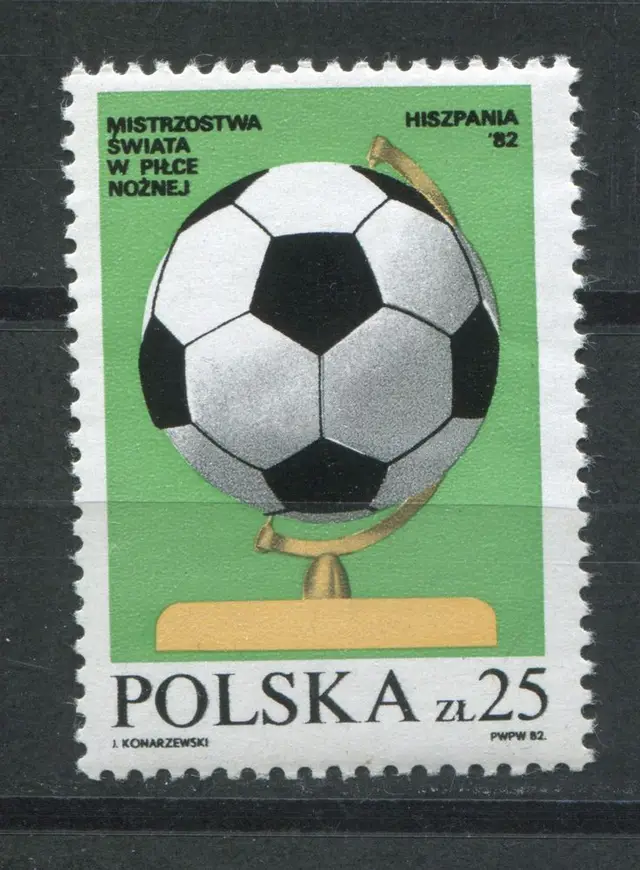 Polska 25 zł 1982 World Cup commemorative stamp — soccer ball on trophy