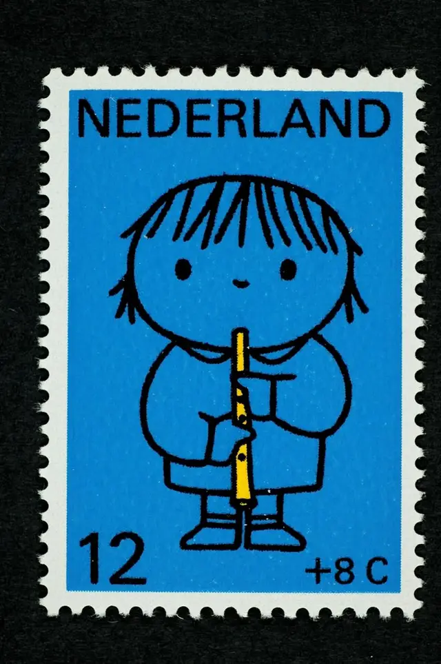 NEDERLAND postage stamp: child with yellow recorder (12 +8 C)