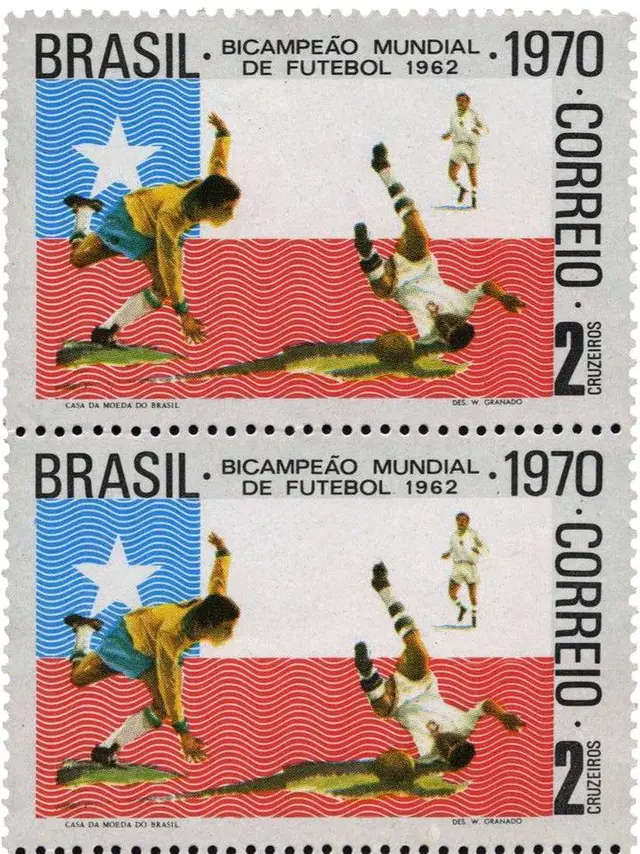 Brasil 1970 Commemorative Football Stamp — Vertical Pair (2 Cruzeiros)