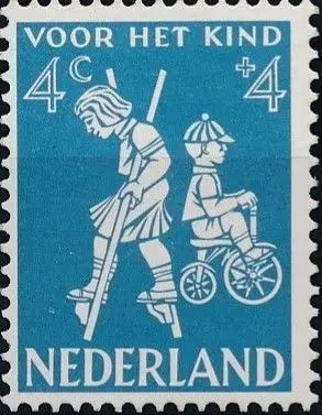 Dutch postage stamp: 'VOOR HET KIND' 4c+4 (blue)