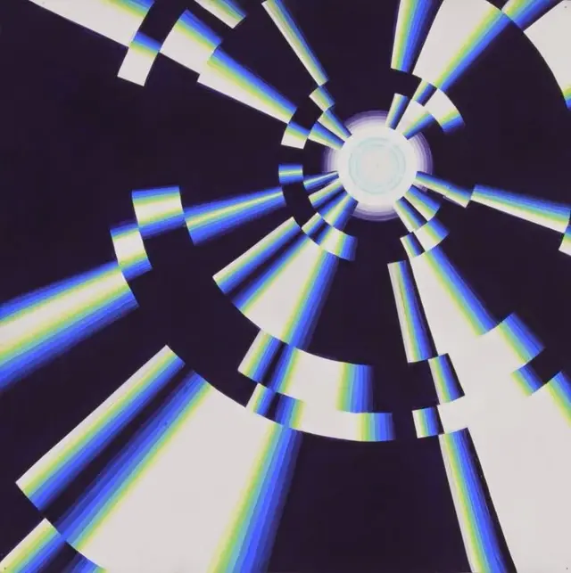 Segmented Radial Tunnel with Blue Chromatic Fringe