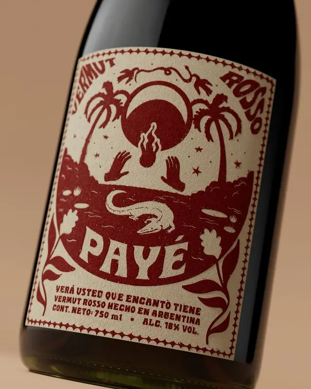 PAYÉ Vermut Rosso — red letterpress label on dark glass bottle