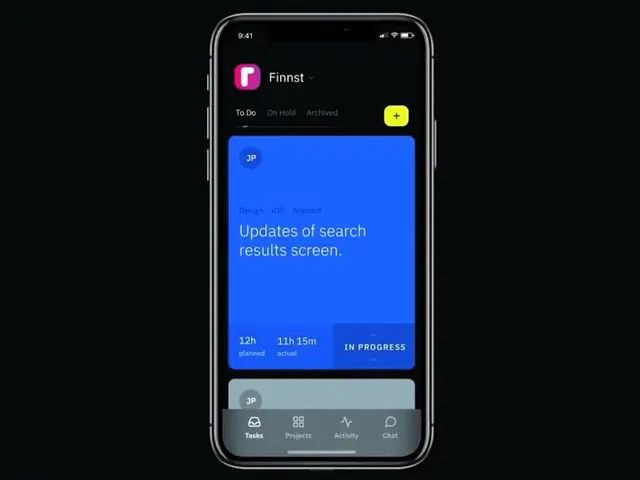 Finnst — Task Status Update (mobile dark‑mode UI)