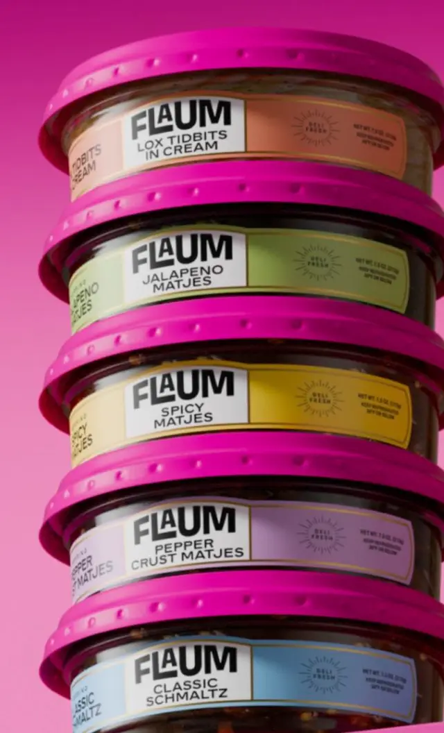 Stacked FLAUM condiment tubs with magenta lids
