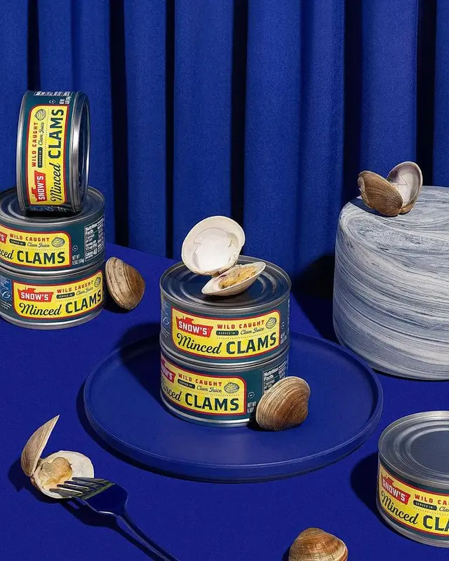 Snow's Minced Clams — blue still-life product shot