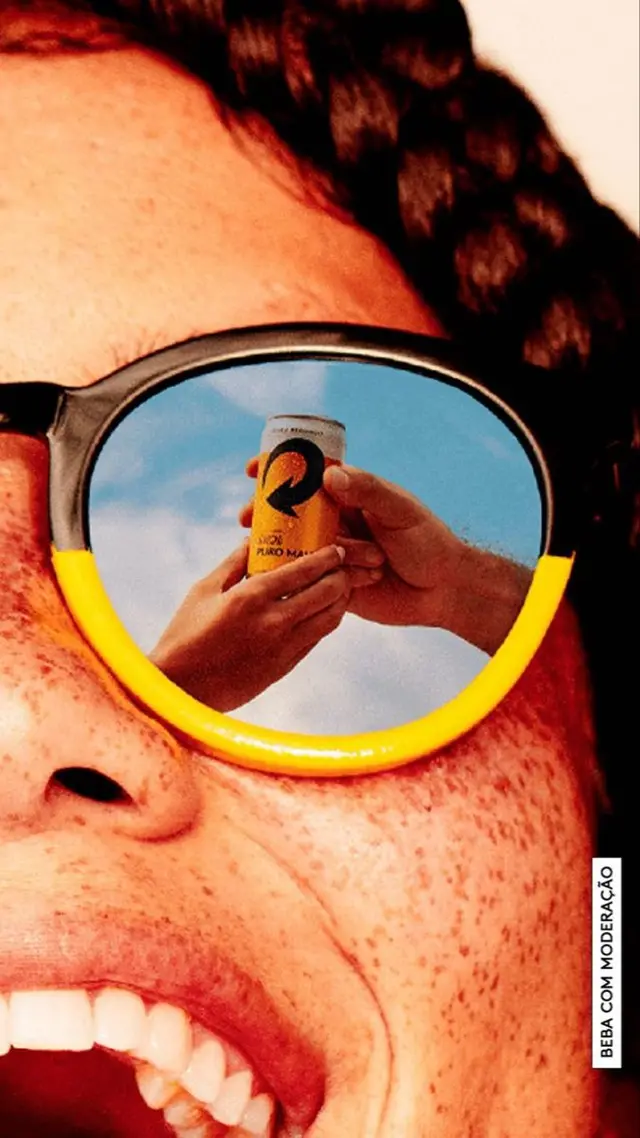Sunglasses reflection: yellow can toast (PURO MALTE)
