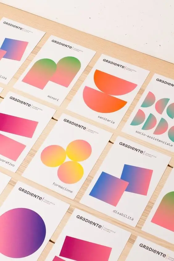 GRADIENTE — printed cards with geometric gradient icons