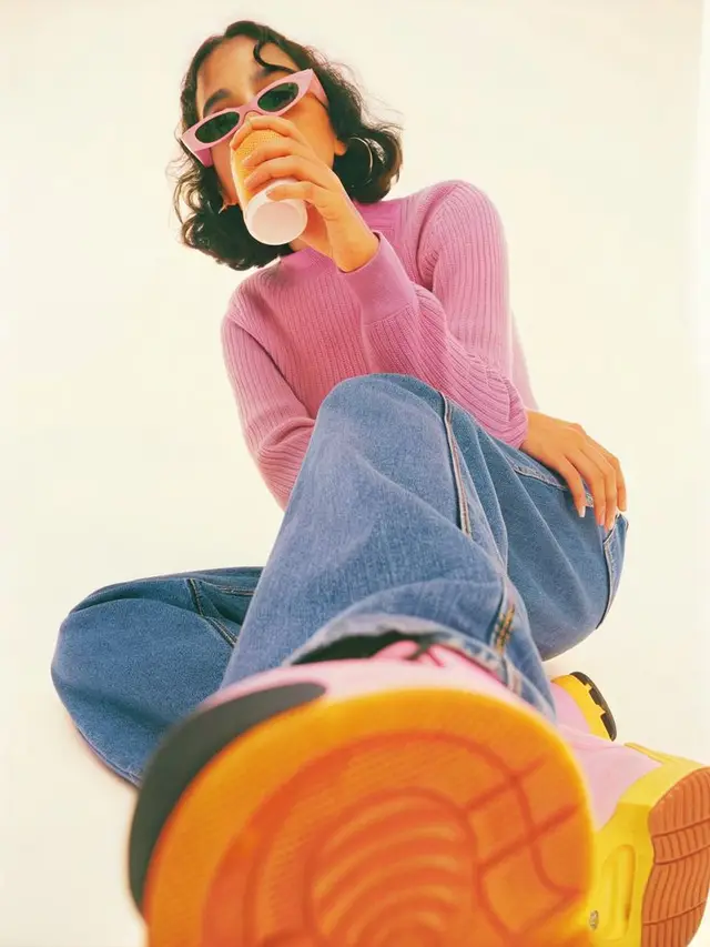 Low-Angle Editorial: Lilac Ribbed Sweater, Wide‑Leg Jeans & Pink Platform Sneakers